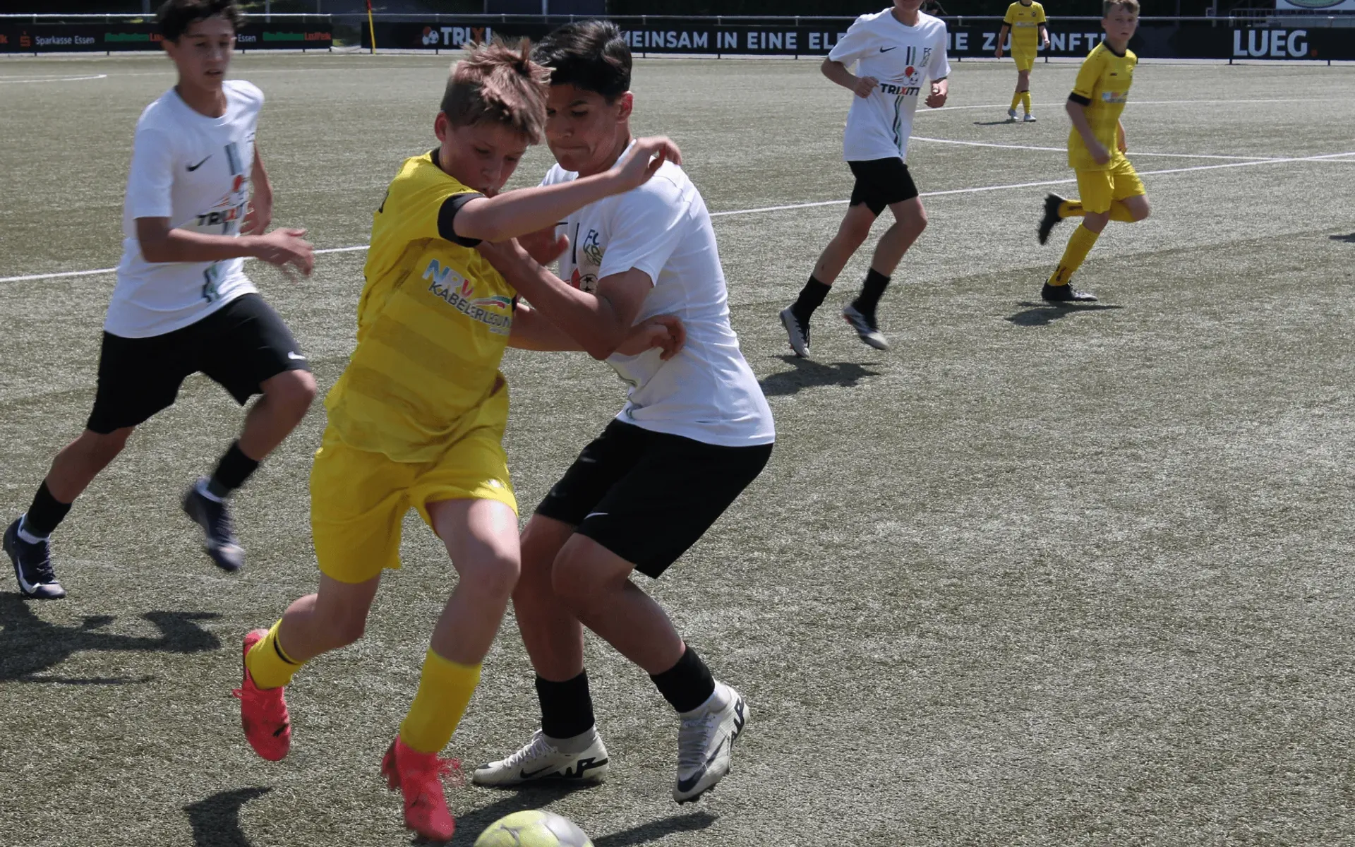 U15 feiert, U19 kassiert Rückschlag