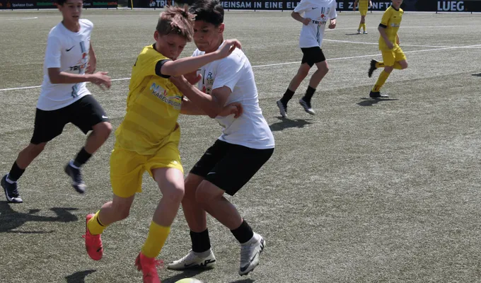 U15 feiert, U19 kassiert Rückschlag