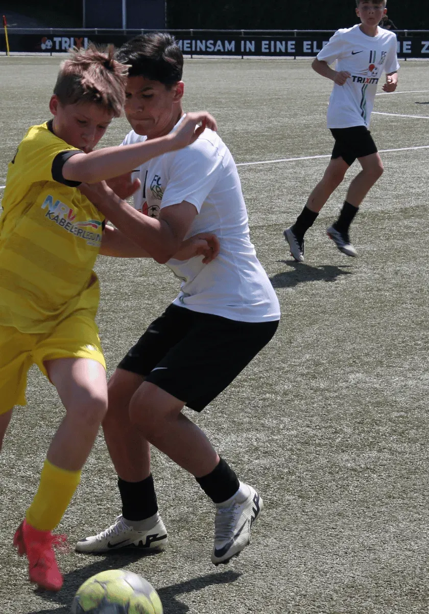 U15 feiert, U19 kassiert Rückschlag