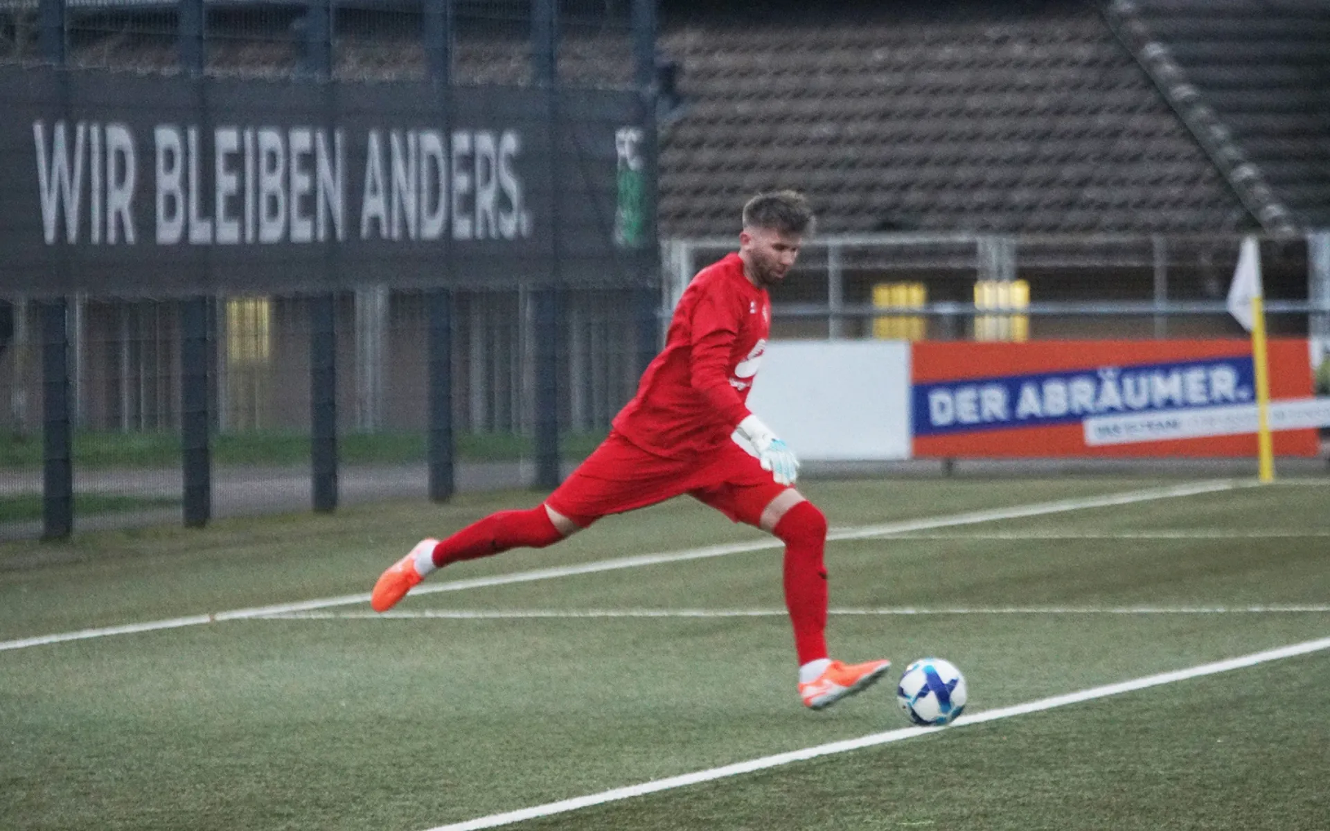 Der Tabellenzweite zu Gast in der KrayArena
