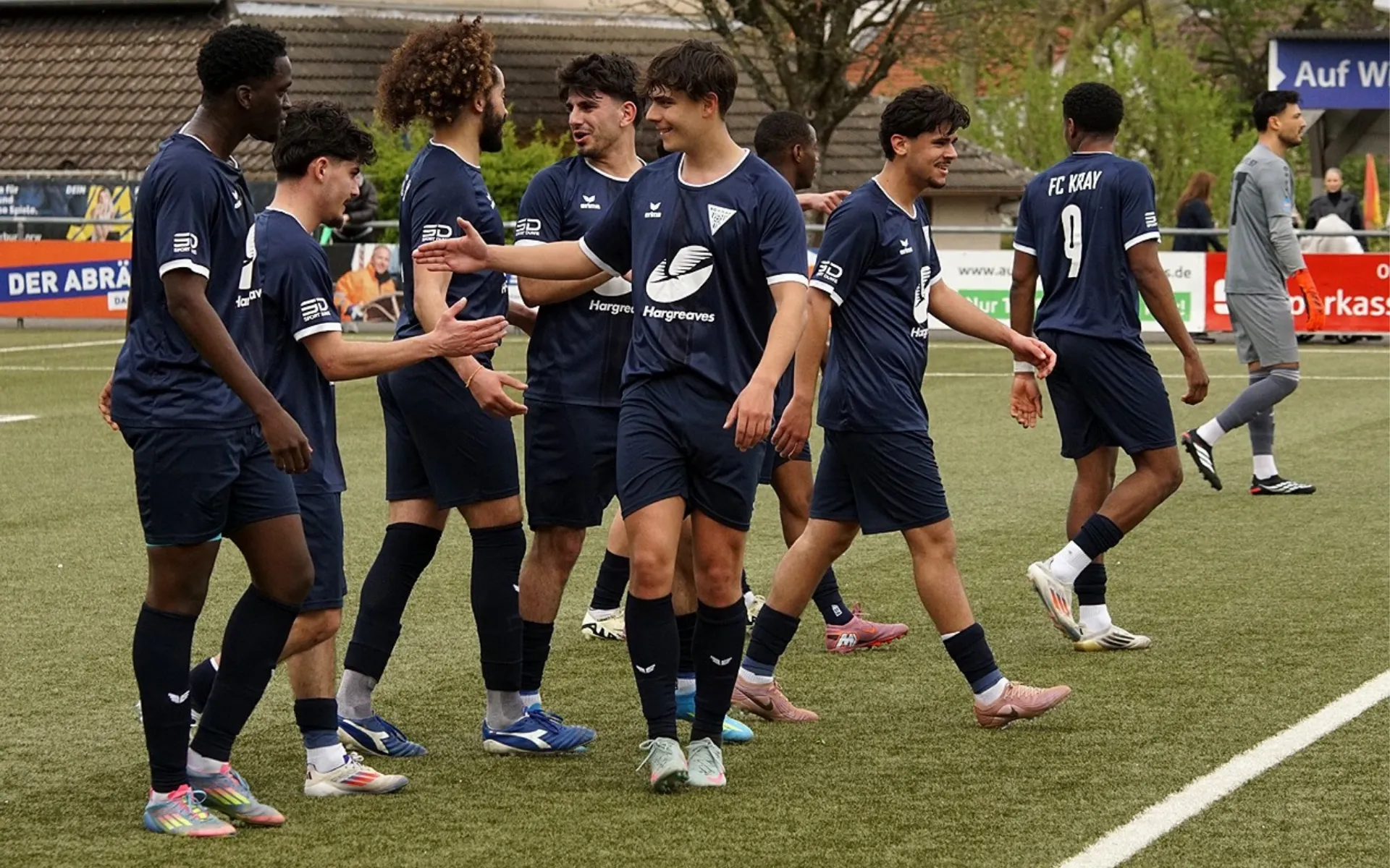 Es geht zum Tabellenzweiten SV Scherpenberg