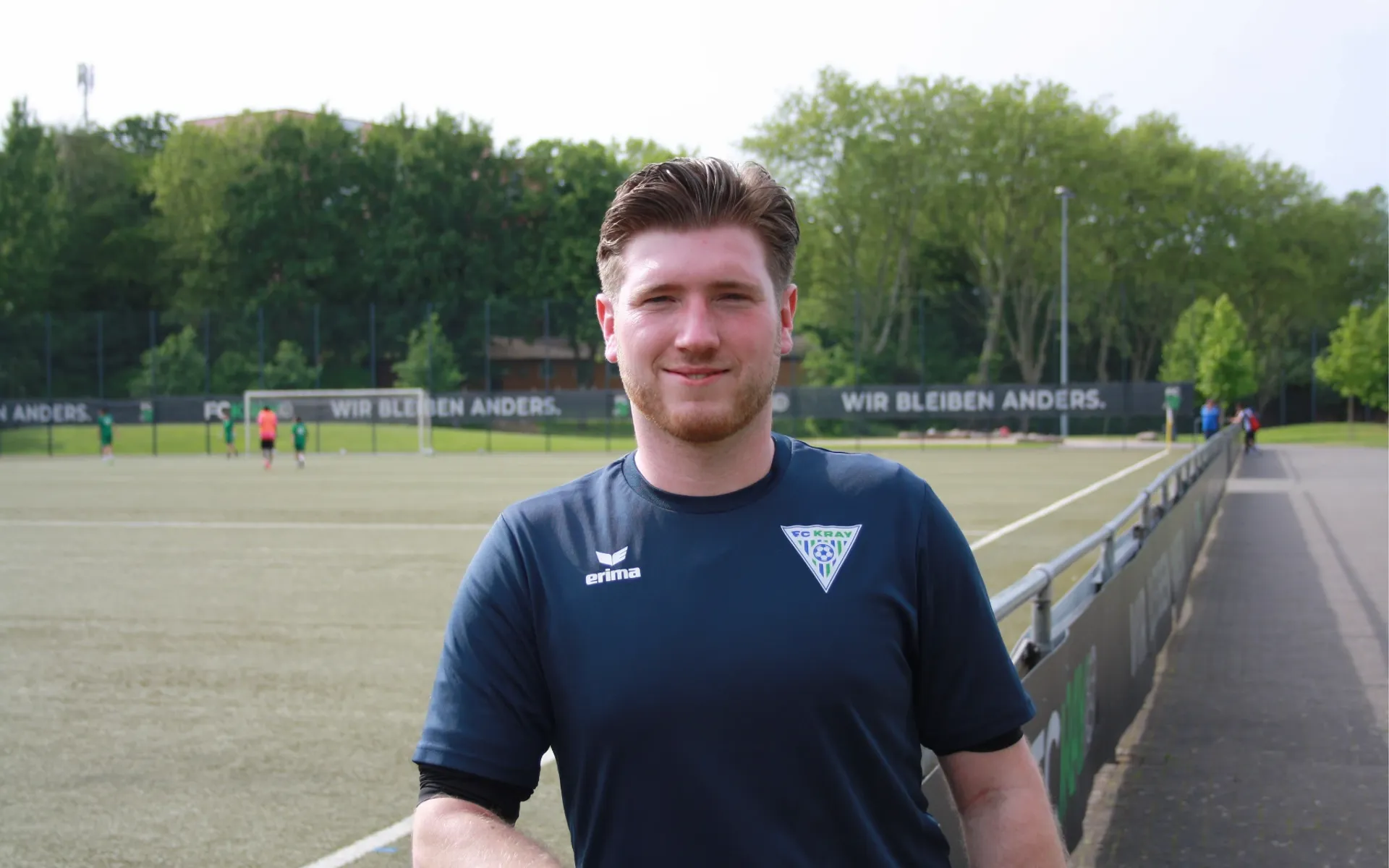 Max bleibt zwischen den Pfosten