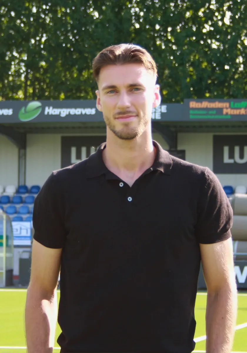 Luca Kazelis weiter für den FC Kray